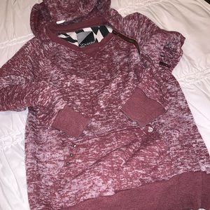 Hoodie with side zipper for that Retro look.